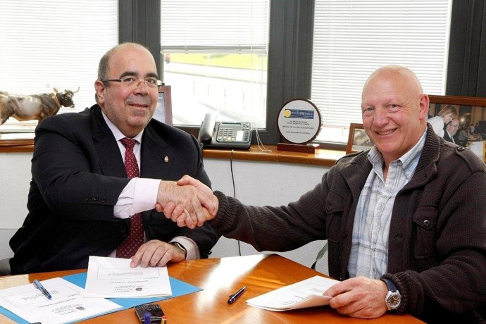 Oria Firma Convenio Con Los Criadores