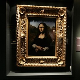 cuadro mona lisa leonardo da vinci en el louvre