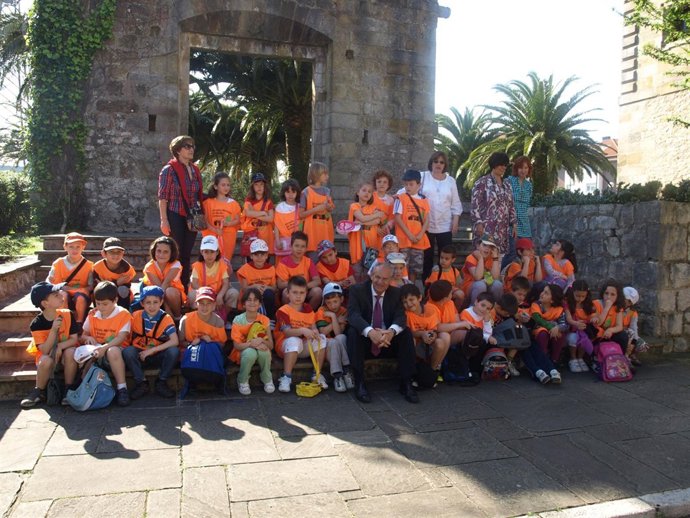 Alumnos Con El Alcalde Camargo  