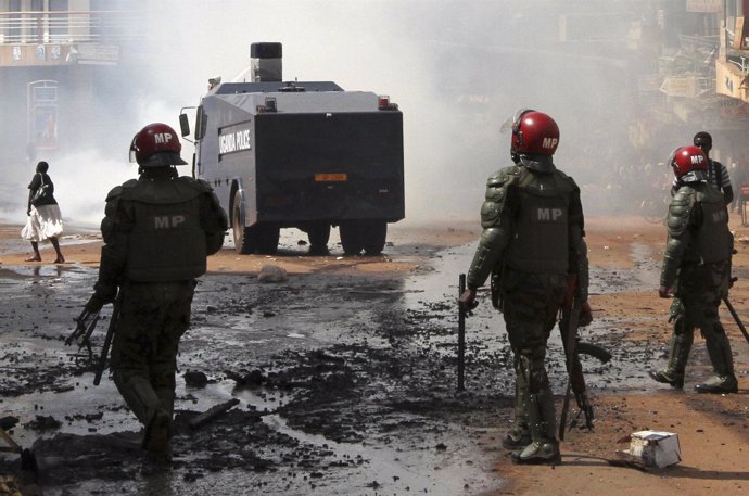 La Policía Ugandesa Reprime Una Manifestación Antigubernamental