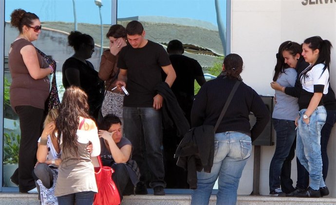 Imagen De Amigos Del Joven Madrileño Apuñalado En Conil De La Frontera (Cádiz)