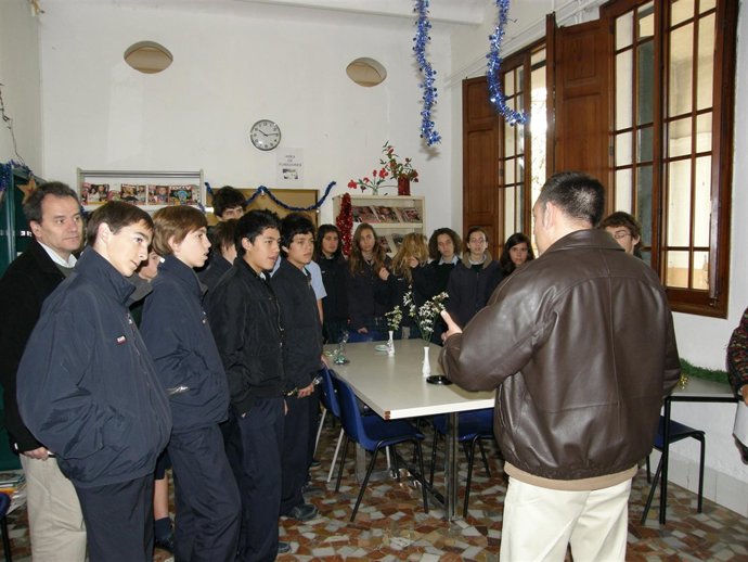 Alumnos De Secundaria Visitan Las Instalaciones De Salud Mental De Gesma. 