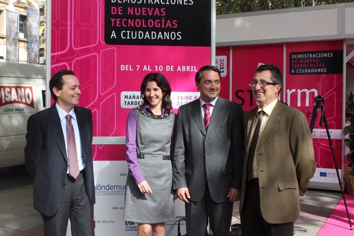La Consejera De Economía Y Hacienda Durante La Inauguración De Sicarm 2011