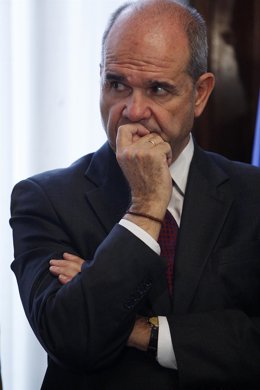 Imagen de Manuel Chaves, con cara preocupado