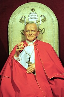 HOMENAJE A JUAN PABLO II