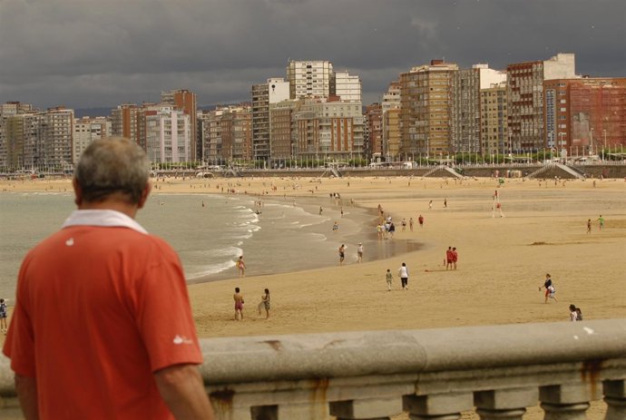 Playa de San Lorenzo.
