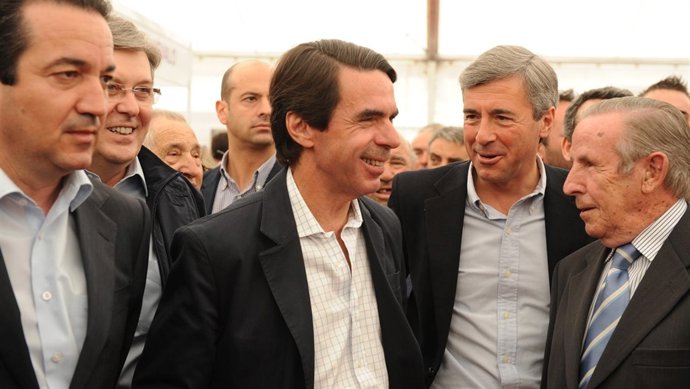 Aznar En Avila  Para Recibir La Insignia De Oro De Asaja