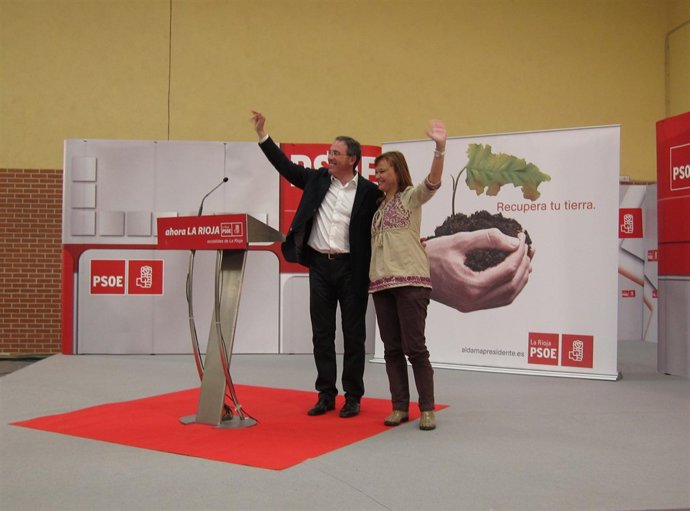 Leire Pajín Junto A Francisco Martínez-Aldama