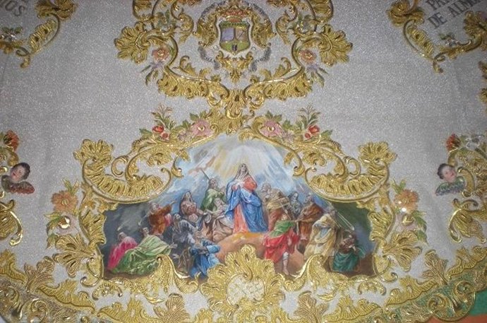 Nuevo Manto Que Llevará La Virgen Del Rocío