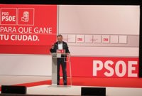 Blanco replica que el AVE va a llegar a Galicia "con ocho años de retraso", los que estuvo Rajoy en el Gobierno