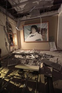 Un bombardeo de la OTAN mata a un hijo de Gadafi y a tres de sus nietos