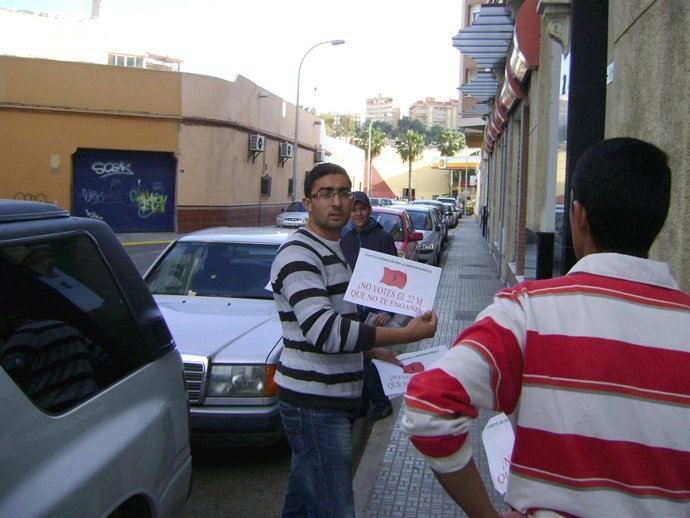 Momento Del Reparto De Octavillas