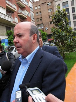 Gaspar Zarrías Atiende A Los Medios En Jaén.