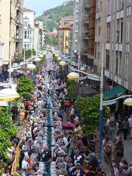 Santoña bate el récord del mundo de soba artesanal de anchoa
