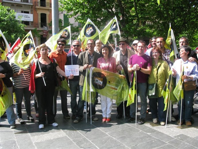 Representantes De La Coalición En La Manifestación Del Primero De Mayo.