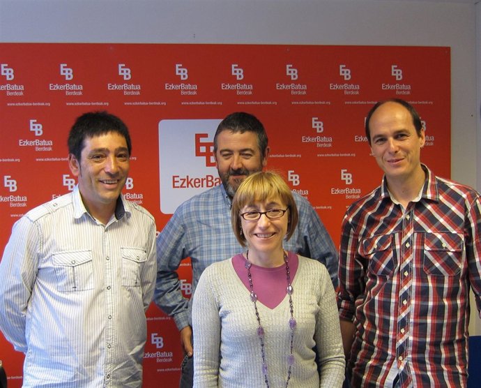 Arantza González Junto A Candidatos De EB En San Sebastián.