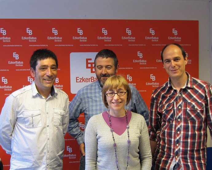Arantza González Junto A Candidatos De EB En San Sebastián.