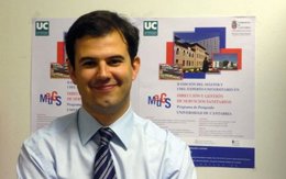 El profesor de la UC David Cantarero