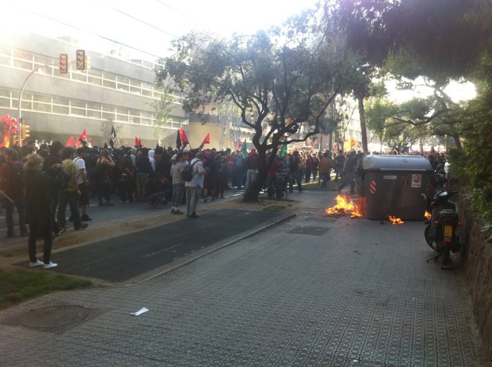 Quema De Contendores, Manifestación Del 1 De Mayo