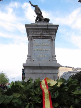 Estatua de Velarde, en Santander