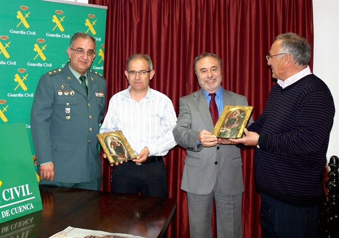 Entrega De Las Tablillas Robadas