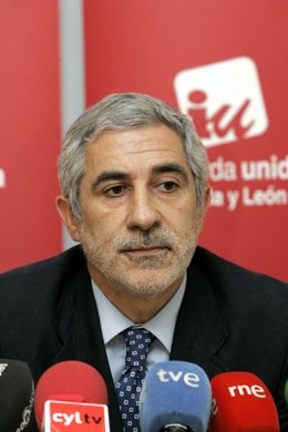 El Portavoz De IU En El Congreso De Los Diputados, Gaspar Llamazares, En León