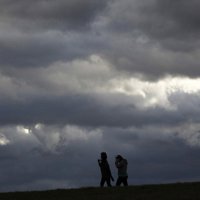 Cielos nubosos en todo el país y tormentas ocasionales