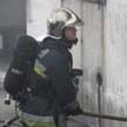 Bomberos Trabajando En Una Operación