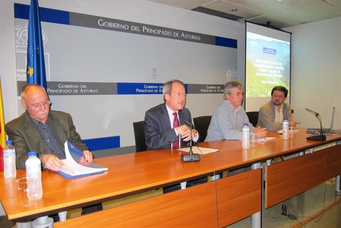 Aurelio Martín, Segundo Por La Izquierda