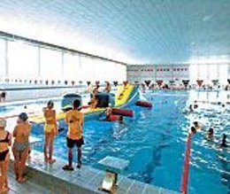 Imagen De Un Curso De Natación En La Piscina 'Esperanza Lag' 