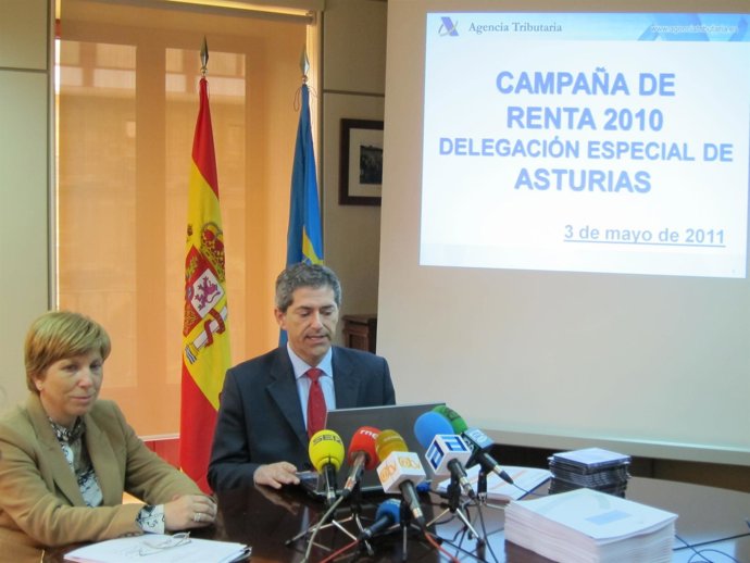 Raquel Pereira Y Antonio Rodríguez Durante La Presentación De La Campaña De La R