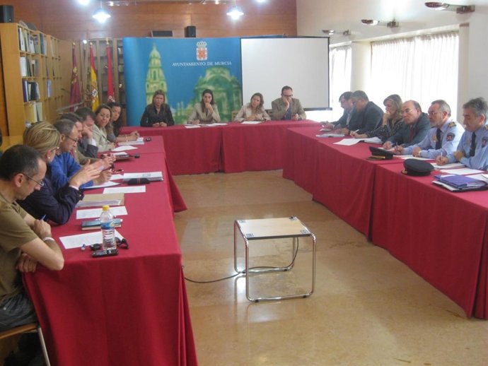 Reunión De Efectivos De Seguridad