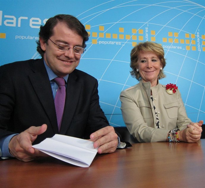 Esperanza Aguirre Y El Candidato Del PP A La Alcaldía De Salamanca