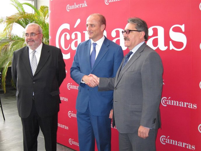 Javier Gómez-Navarro, Miguel Sebastián Y Manuel Teruel