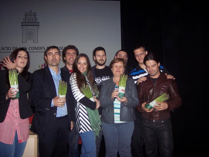 NOTA Y FOTOS VIII Fiesta Del Espárrago Verde De Huétor Tájar