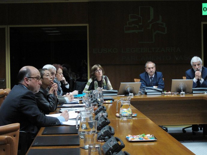 Comparecencia De Urgell Ante La Comisión De Cultura.