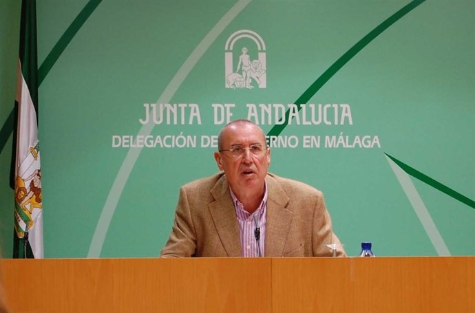 El Delegado De Turismo, Comercio Y Deporte  En Málaga, Antonio Souvirón