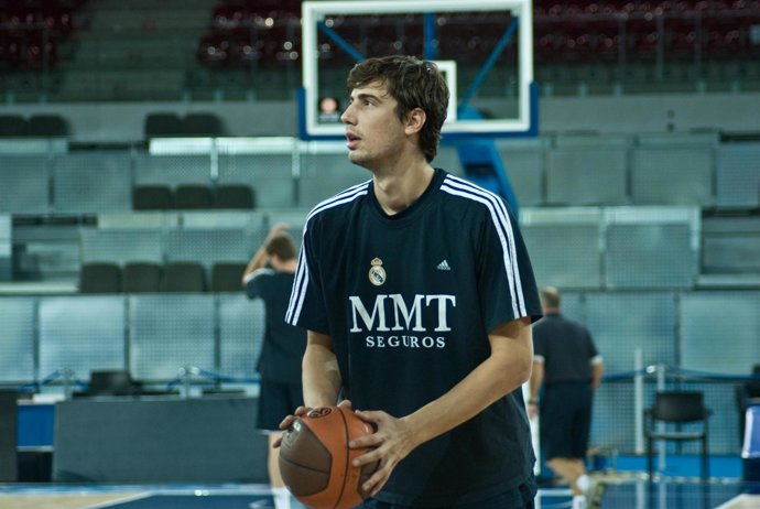 ante tomic jugador real madrid de baloncesto