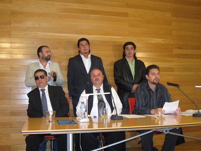 Miembros De La Asociación Gitana