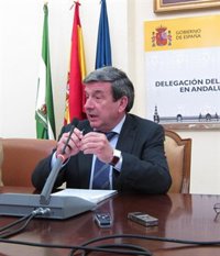 García Garrido dice que la Armada discurre "tradicionalmente" por esas aguas y realiza su trabajo "ordinario"