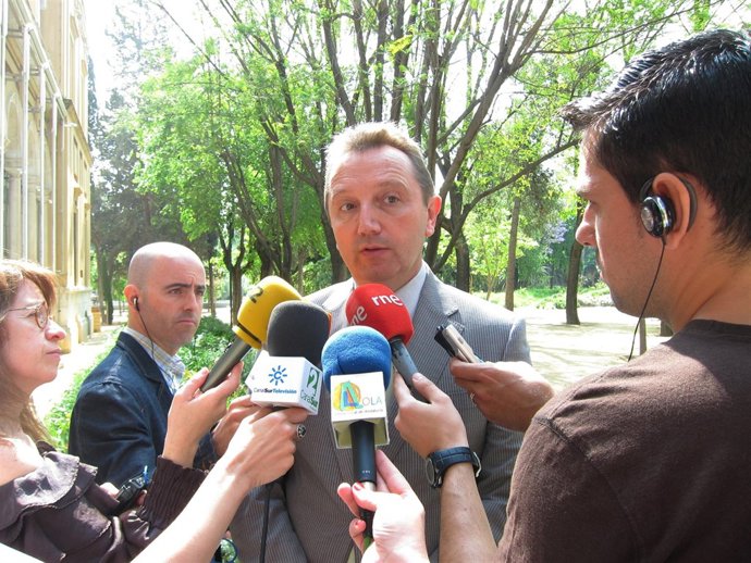 El Consejero De Empleo, Manuel Recio, Valora Las Cifras Del Paro