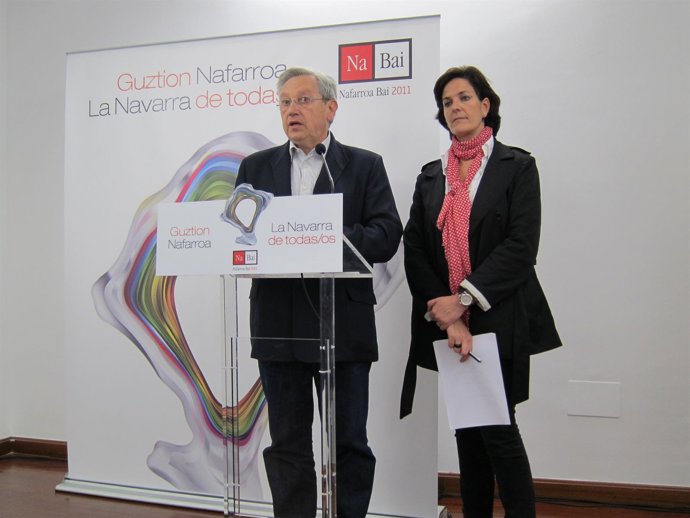 Patxi Zabaleta E Itziar Gómez, En Una Rueda De Prensa De Nabai 2011.