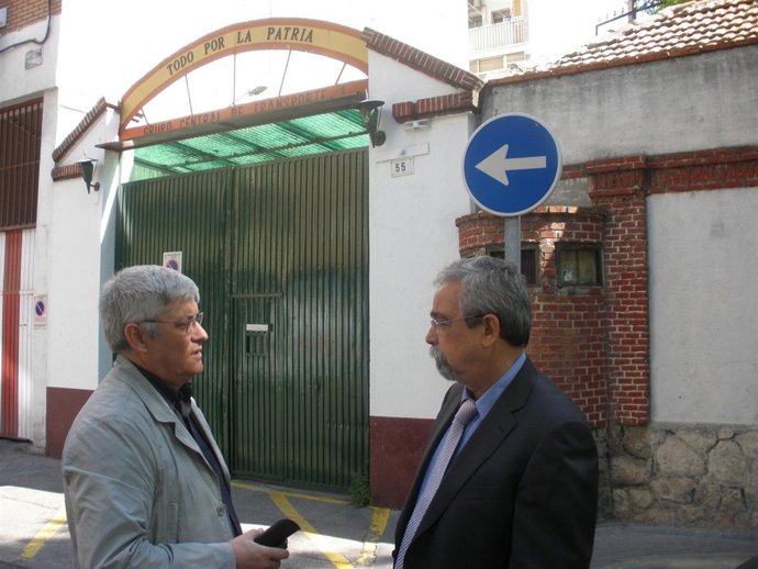 Ángel Pérez, En El Antiguo Cuartel De La Calle Granada 55