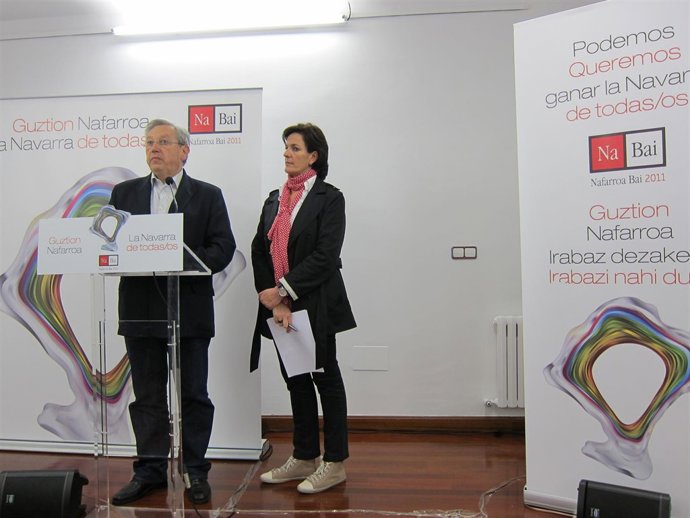 El Candidato De Nabai 2011 Patxi Zabaleta Y La Directora De Campaá Itziar Gómez.