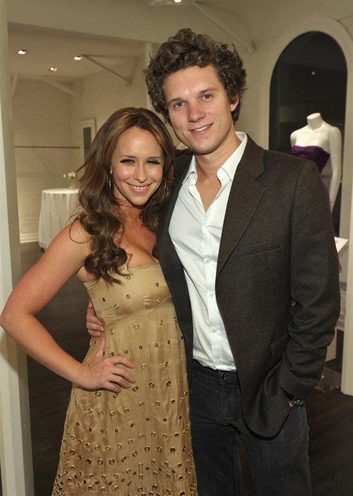 Jennnifer Love Y Alez Beh