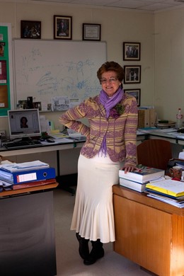 Elvira Elvira Moya De Guerra, Fisica Atomica. 