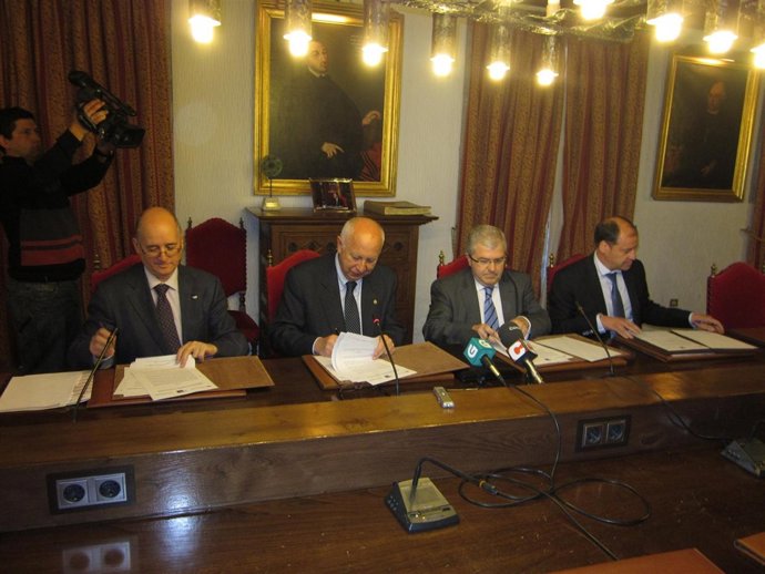 FOTO CLÚSTER ALIMENTARIO EN SANTIAGO SINATURA CONVENIO