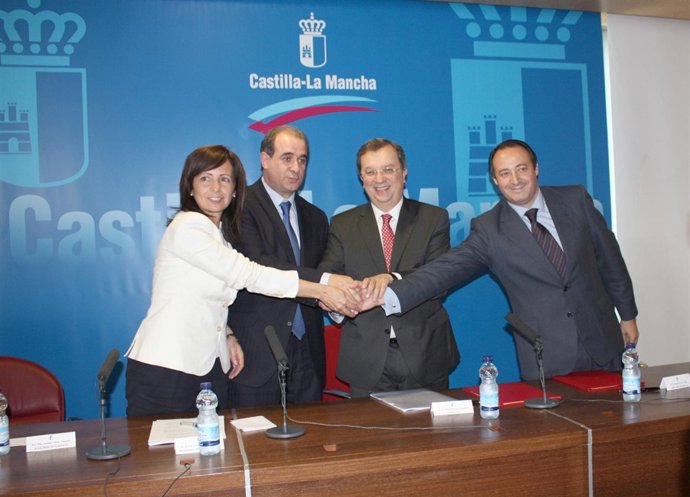 Firma Del Convenio Con Swift Aerotechnics