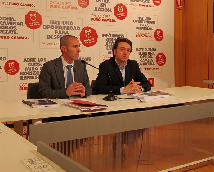 Julio López Y Óscar Sánchez Durante La Presentación Del Programa Electoral
