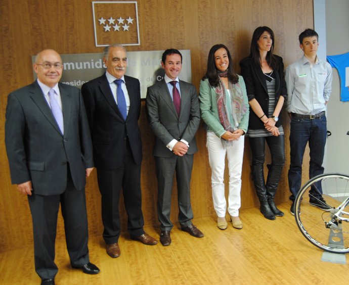 Ciclismo: La XXV Vuelta Ciclista Internacional A La Comunidad De Madrid Se Prese